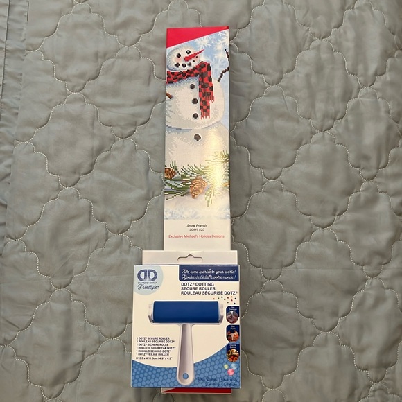 Snow Friends Diamond Art Painting & Secure Roller - Set of 2 Items - Picture 1 of 6